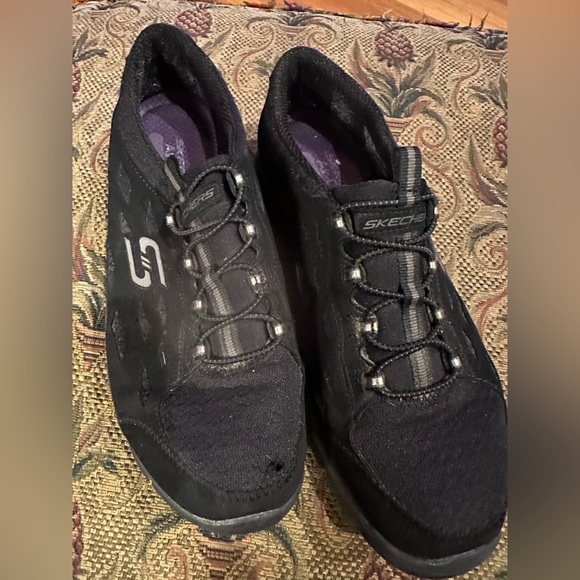 - 5 for $25- Skechers size 8.5 black and gray - Picture 9 of 16